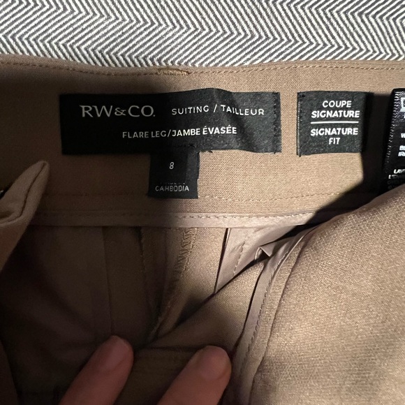 RW Suit - smoke free pet friendly - Picture 3 of 4